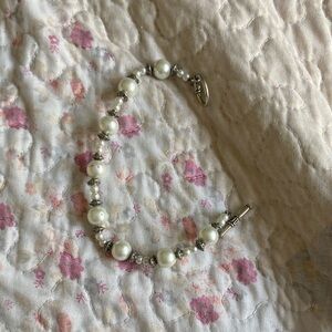 Elegant Silver and White Pearl Bracelet